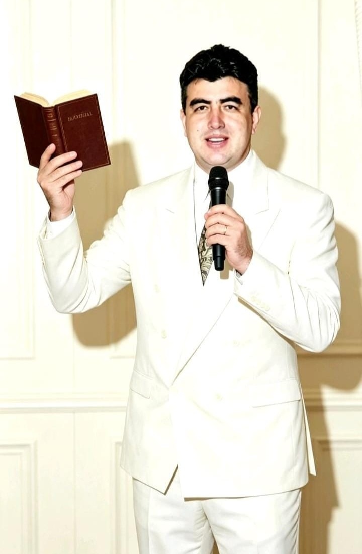 Reverendo Alberto, director del ministerio