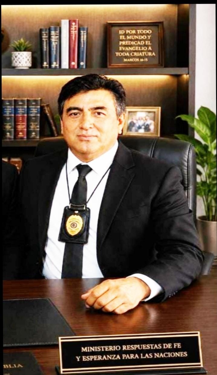 Reverendo Alberto, director del ministerio
